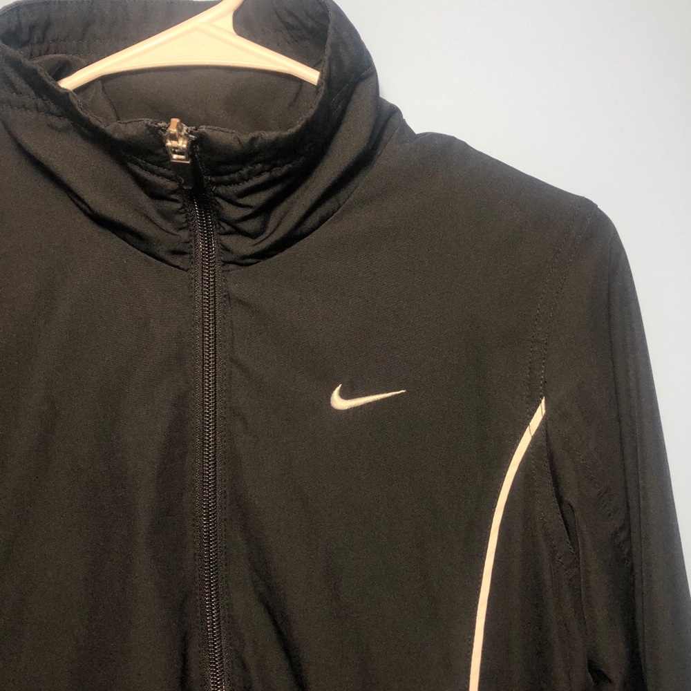 NIKE WINDBREAKER JACKET